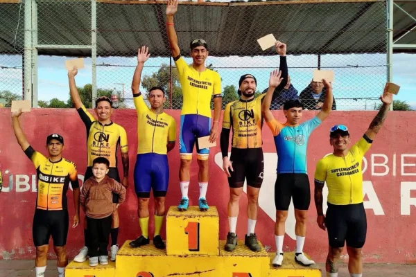 Valentín Castro se impuso en el Autódromo