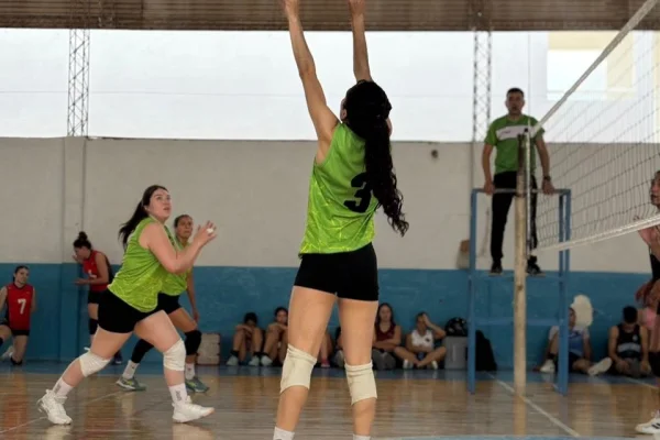 La fecha del Torneo Municipal de Voley se jugó en tres jornadas