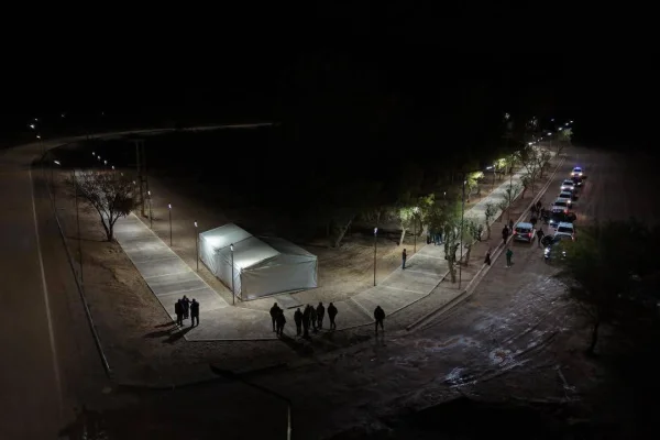 El Gobierno Provincial inauguró  nueva iluminación en Vinchina