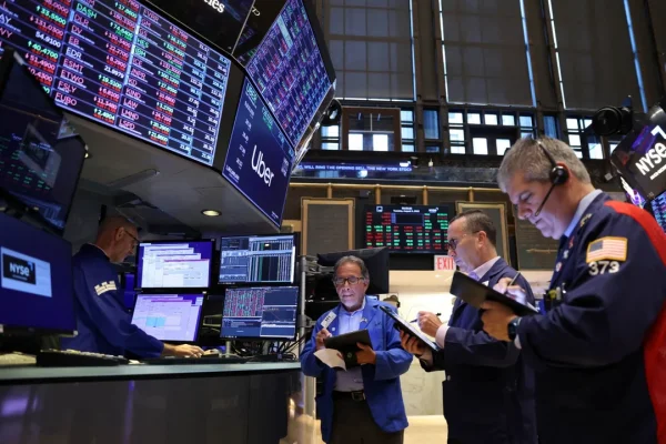 El riesgo país se afianza por debajo de los 500 puntos, producto de una nueva suba de los bonos argentinos