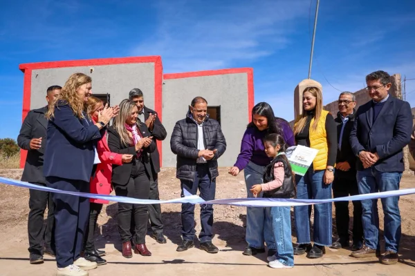 Quintela inauguró obras estratégicas para Vinchna