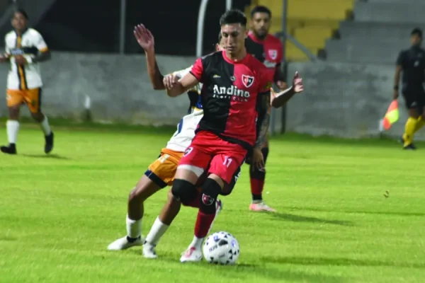 Fútbol: Andino - Alas completan la fecha