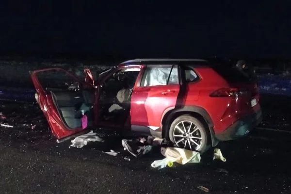 La Pampa: murió una mujer tras chocar con su auto a un camión sobre la “Ruta del desierto”