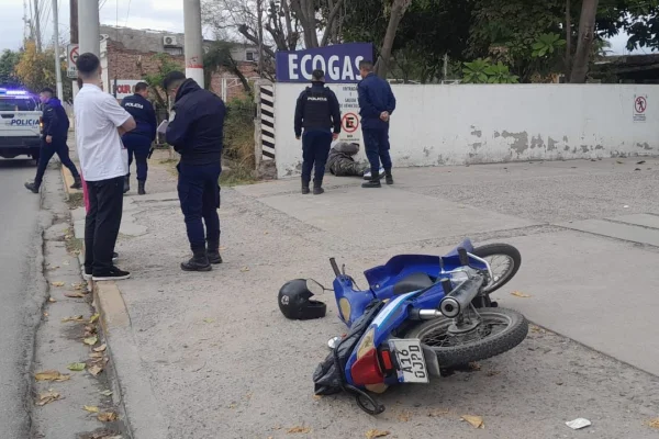 Robó en una farmacia, escapó en moto y terminó preso tras caer de su rodado