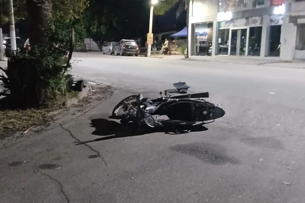 Dos heridos tras un nuevo choque entre un automóvil y una motocicleta