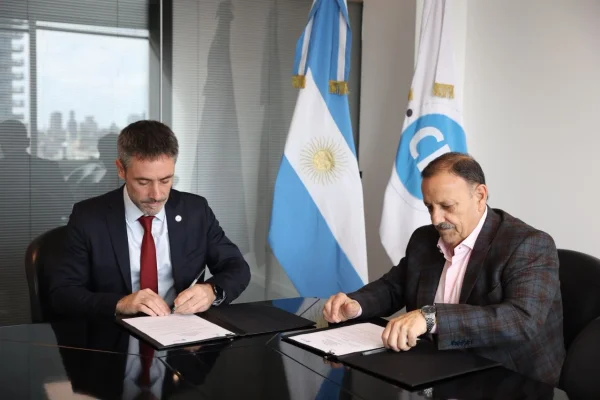 Quintela firmó acuerdos con el CFI para fortalecer turismo, cultura y riego