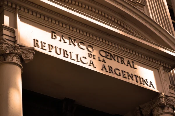 El Banco Central sumó más dólares y quedó al borde de completar la meta de reservas para este año