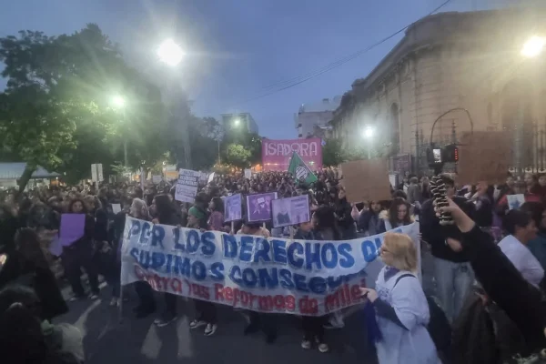 La Rioja marchó pidiendo por el cese de femicidios