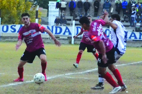 Fútbol: San Román dio el batacazo y se impuso ante Vélez
