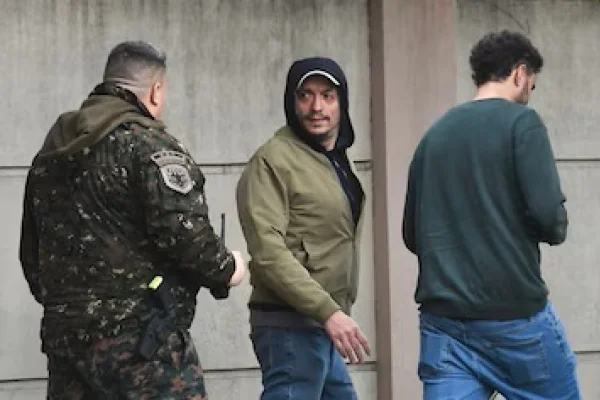 La muerte del Indio Solari: Máximo Kirchner llegó a la casa de Parque Leloir