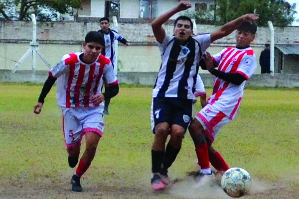 Fútbol: Ajustada victoria de San Vicente