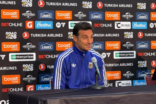 Scaloni llevó calma antes del debut y no descarta cambios: 
