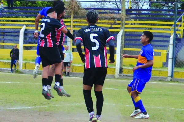 Rioja Juniors derrotó a San Martín y sigue prendido en el Campeonato
