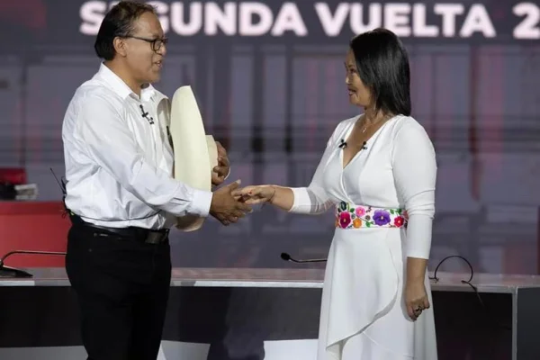 Final reñido en Perú: empate técnico entre Keiko Fujimori y Roberto Sánchez