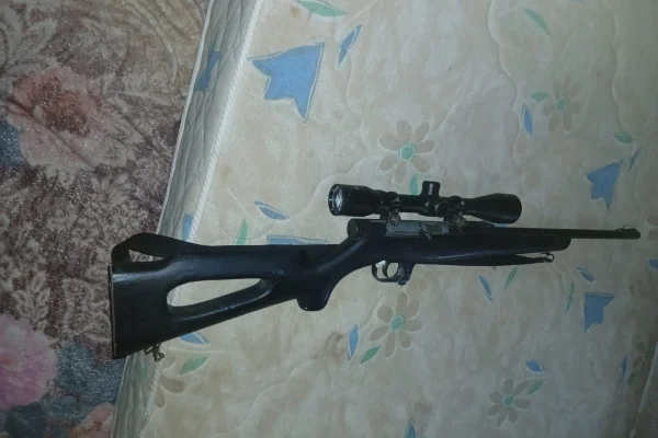 La Policía secuestró un rifle y municiones tras un allanamiento