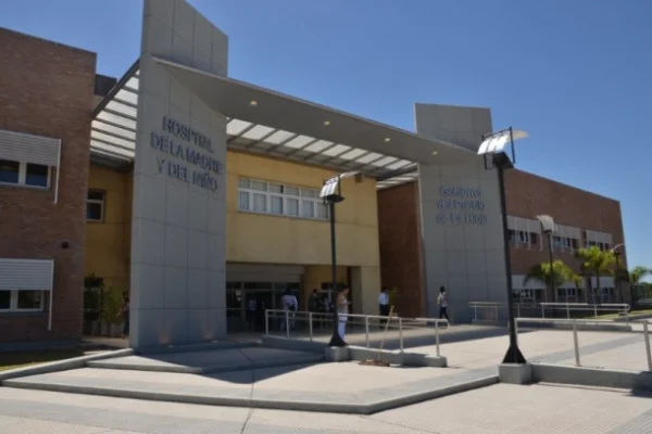 Un bebé de dos meses en grave estado tras un siniestro vial en la Capital