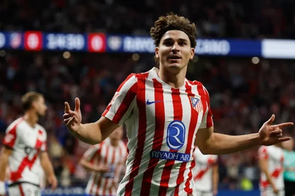 Real Madrid iría por Julián Álvarez con una oferta récord