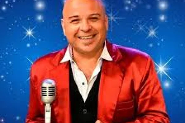 “Capocha” se suma a la fiebre mundialista