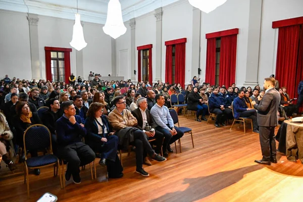 Capacitan a docentes para formar una nueva generación de conductores responsables