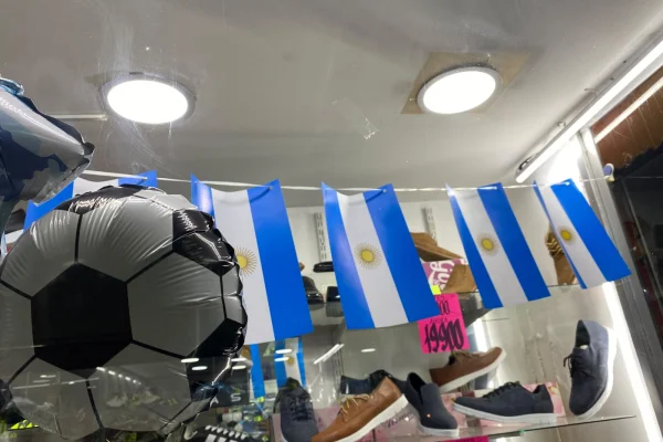 A horas del debut del mundial, La Rioja se vistió de celeste y blanco