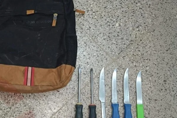 Cubrió la cámara de seguridad y quiso abrir un cajero: terminó preso
