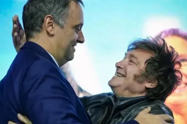 Milei bancó otra vez a Adorni en redes tras el escándalo de su declaración jurada