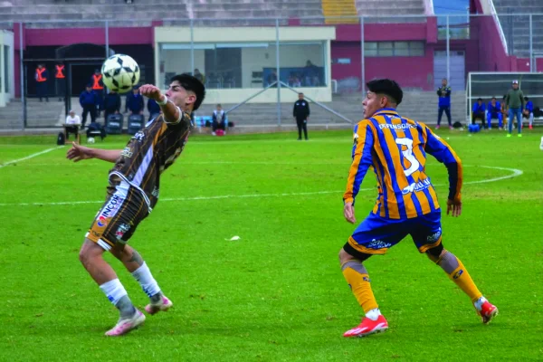 Fútbol: Vélez y San Francisco se ponen al día en un 