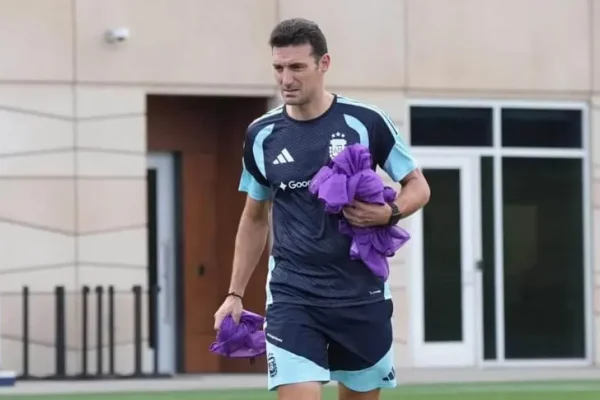 Scaloni probó dos esquemas en el entrenamiento de la Selección Argentina y aún no hay precisiones sobre el once del debut