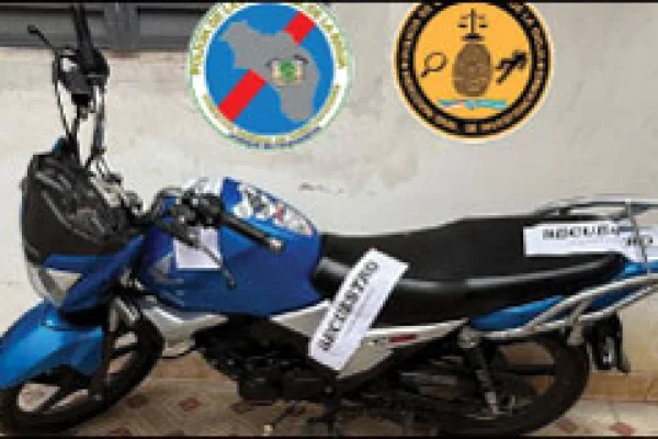 Secuestraron moto vinculada a causa por estafa en Capital