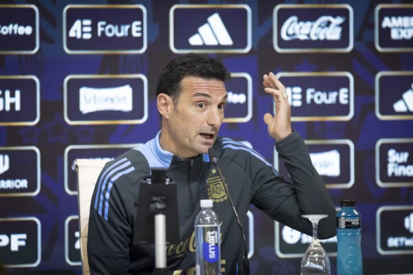 Mundial 2026: Scaloni confirmó que el Dibu Martínez y Julián Álvarez están “disponibles” para el debut ante Argelia