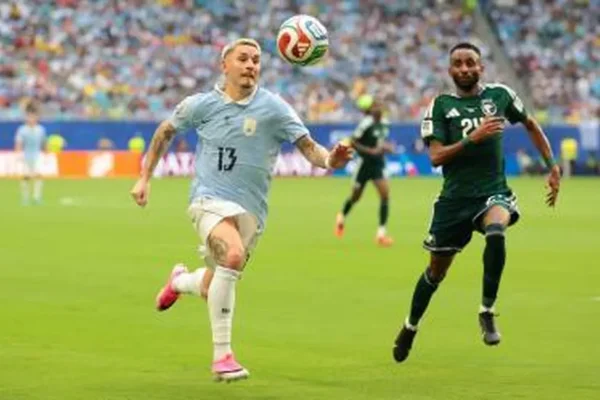 Uruguay no pudo con Arabia Saudita y sumó un punto en su debut en el Mundial