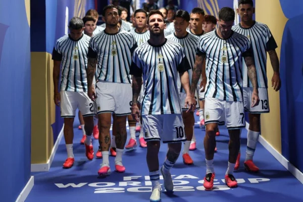 Argentina comienza la defensa del título ante Argelia