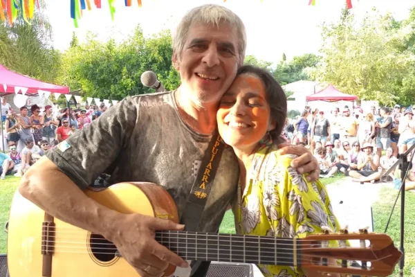 Día de la Bandera a pura chaya: llega la peña de Gloria de la Vega