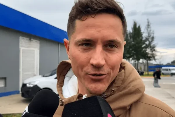 Ánder Herrera pasó a despedirse del plantel de Boca y dio detalles de su salida: “El club siempre me va a tener para lo que me necesite”