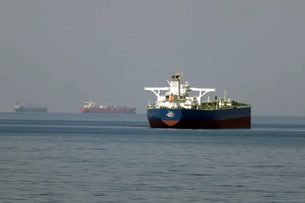 Irán volvió a cerrar el estrecho de Ormuz y crece la tensión con Israel y EE.UU.