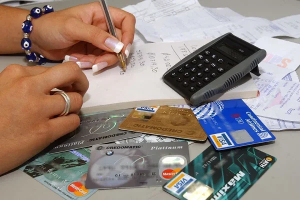 La mora en las familias volvió a subir y se ubica en niveles récord: es la más alta en más de 20 años