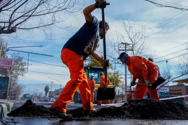 Elevada carga impositiva: los municipios cobran 82 tipos de tasas pese a los reclamos de Luis Caputo