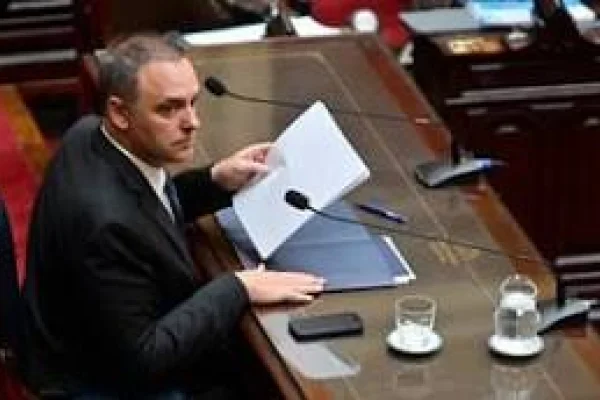 La interpelación de Adorni en el Senado: poroteo, contradicciones internas y una agenda monotemática