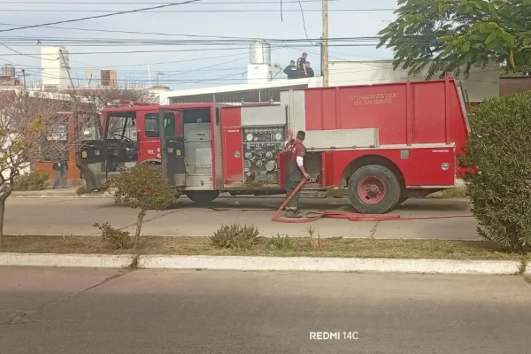 Un cortocircuito en el pilar de luz provocó el incendio en una vivienda en el barrio Juan Facundo Quiroga