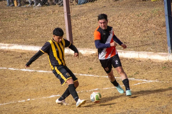 Fútbol de Famatina: El Torneo Apertura puso primera en Unión Carrizal
