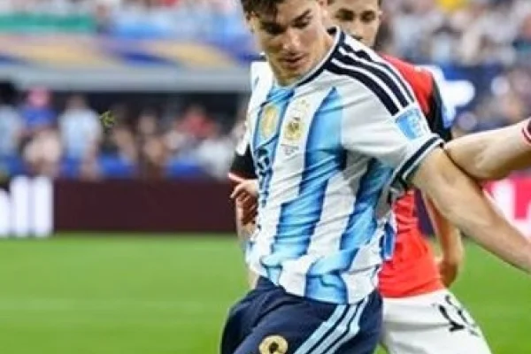 Julián Álvarez elogió a Messi: “Es el mejor de la historia, lo disfrutamos todos los días”