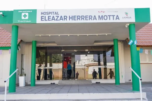Hospitalizaron a una motociclista luego de un siniestro vial en Chilecito