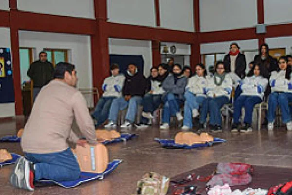 Salud intervino en Colegio Secundario de Anillaco