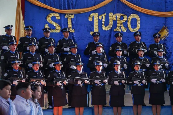 Estudiantes del Instituto de Seguridad de Chilecito juraron fidelidad a la Bandera