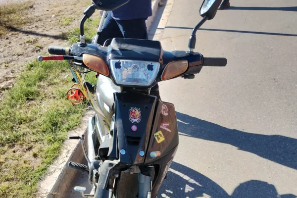 Un menor de 13 años resultó herido tras chocar contra un poste en Ruta 38