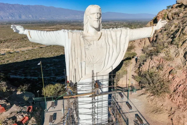 Avanza la restauración del Cristo de Portezuelo, uno de los íconos turísticos de Chilecito