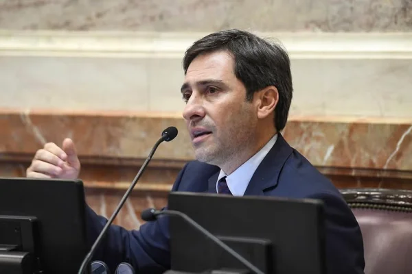 El PRO propondrá interpelar a Adorni en la sesión de este jueves, pero no tiene los dos tercios