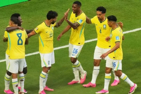 Brasil goleó a Escocia y clasificó primero a los 16avos de final