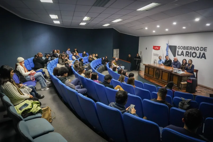 Abordan consumos problemáticos.