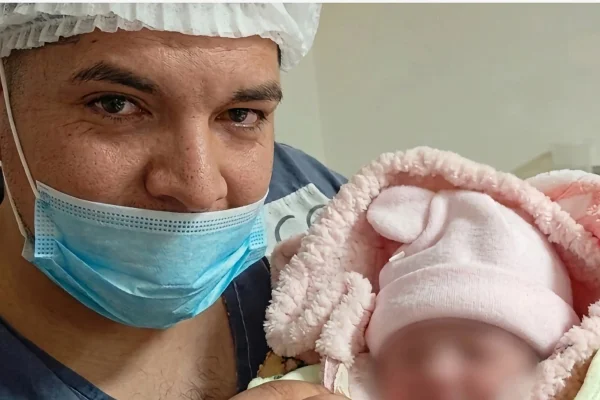 Una pareja marplatense homenajeó a Lionel Messi en el nacimiento de su hija